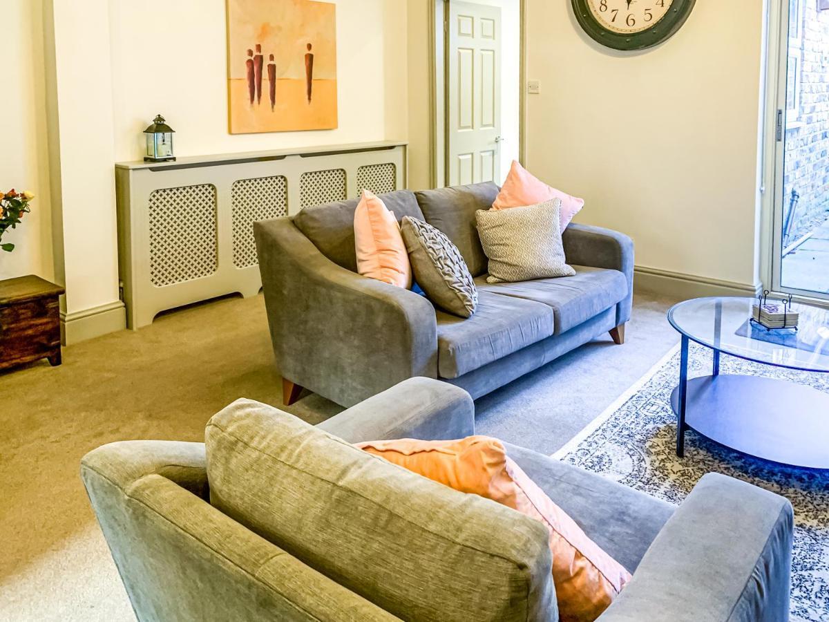 The Vines - Stunning Period Home With Free Parking ヨーク エクステリア 写真