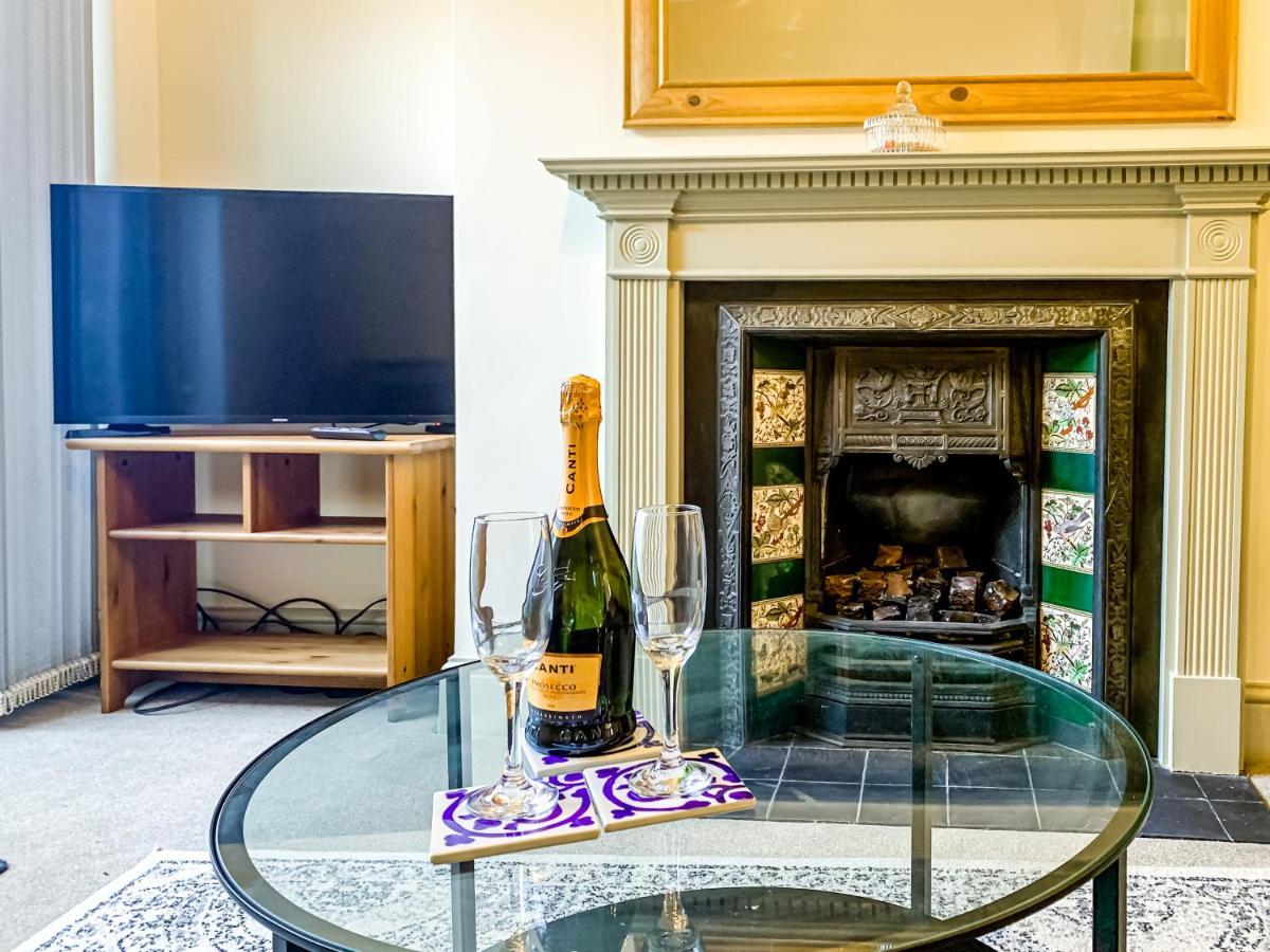 The Vines - Stunning Period Home With Free Parking ヨーク エクステリア 写真