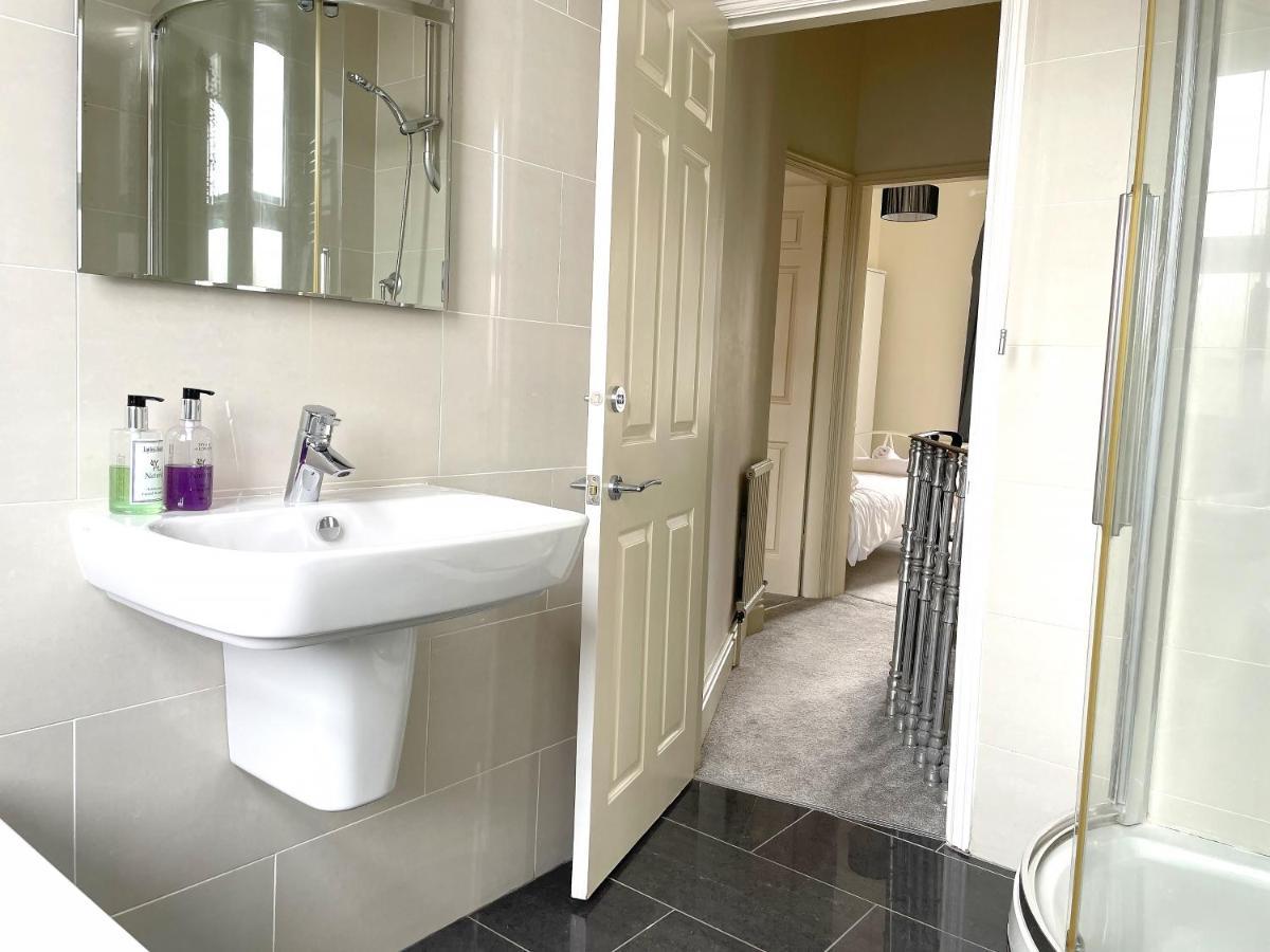 The Vines - Stunning Period Home With Free Parking ヨーク エクステリア 写真