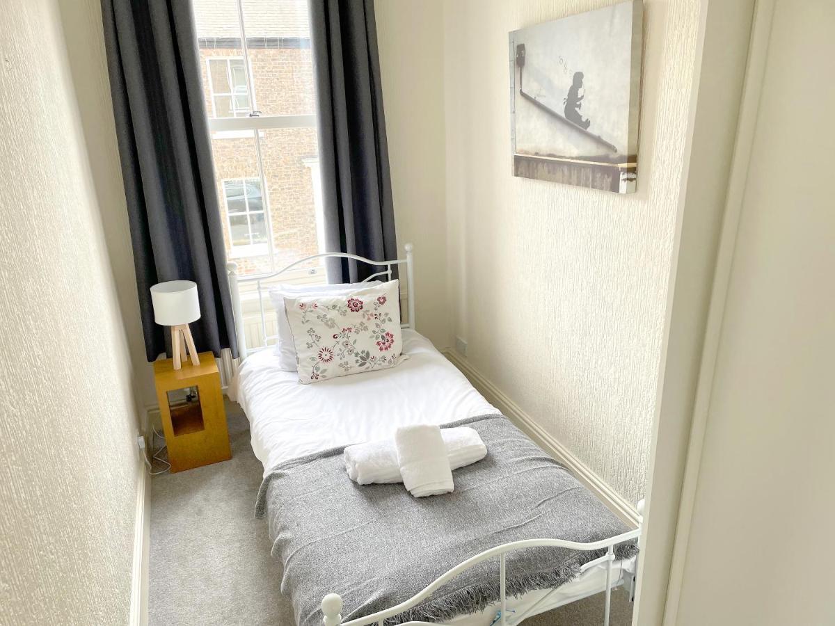 The Vines - Stunning Period Home With Free Parking ヨーク エクステリア 写真