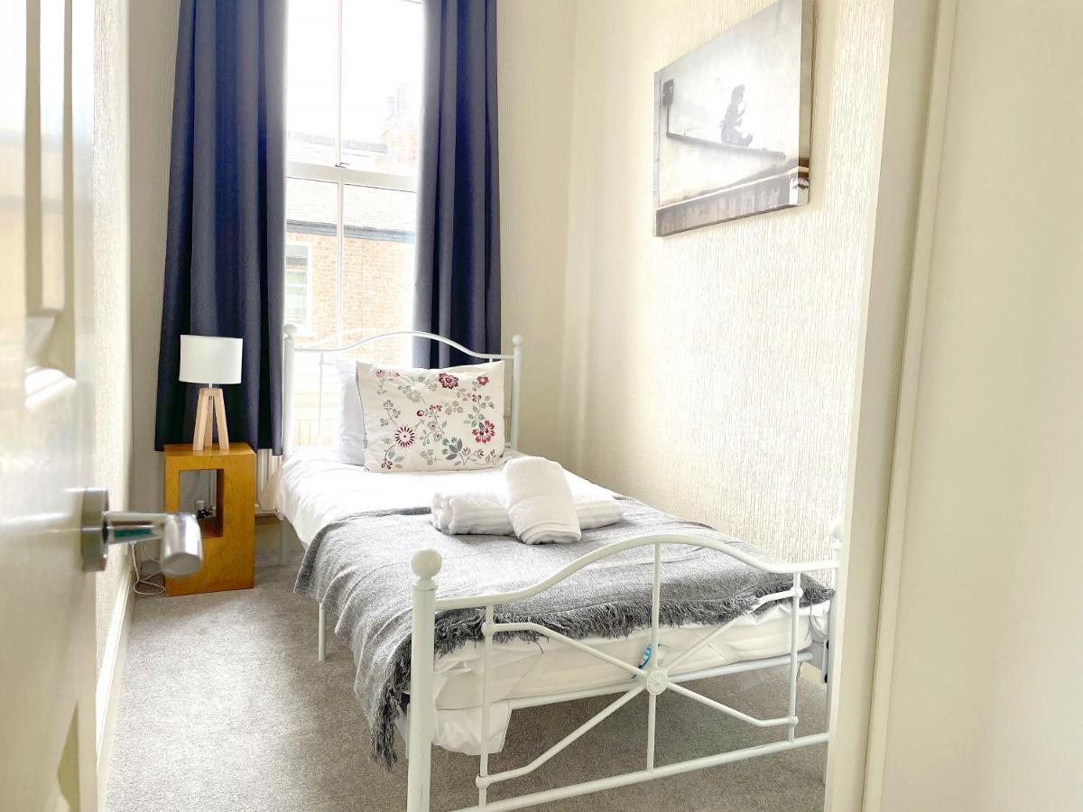 The Vines - Stunning Period Home With Free Parking ヨーク エクステリア 写真